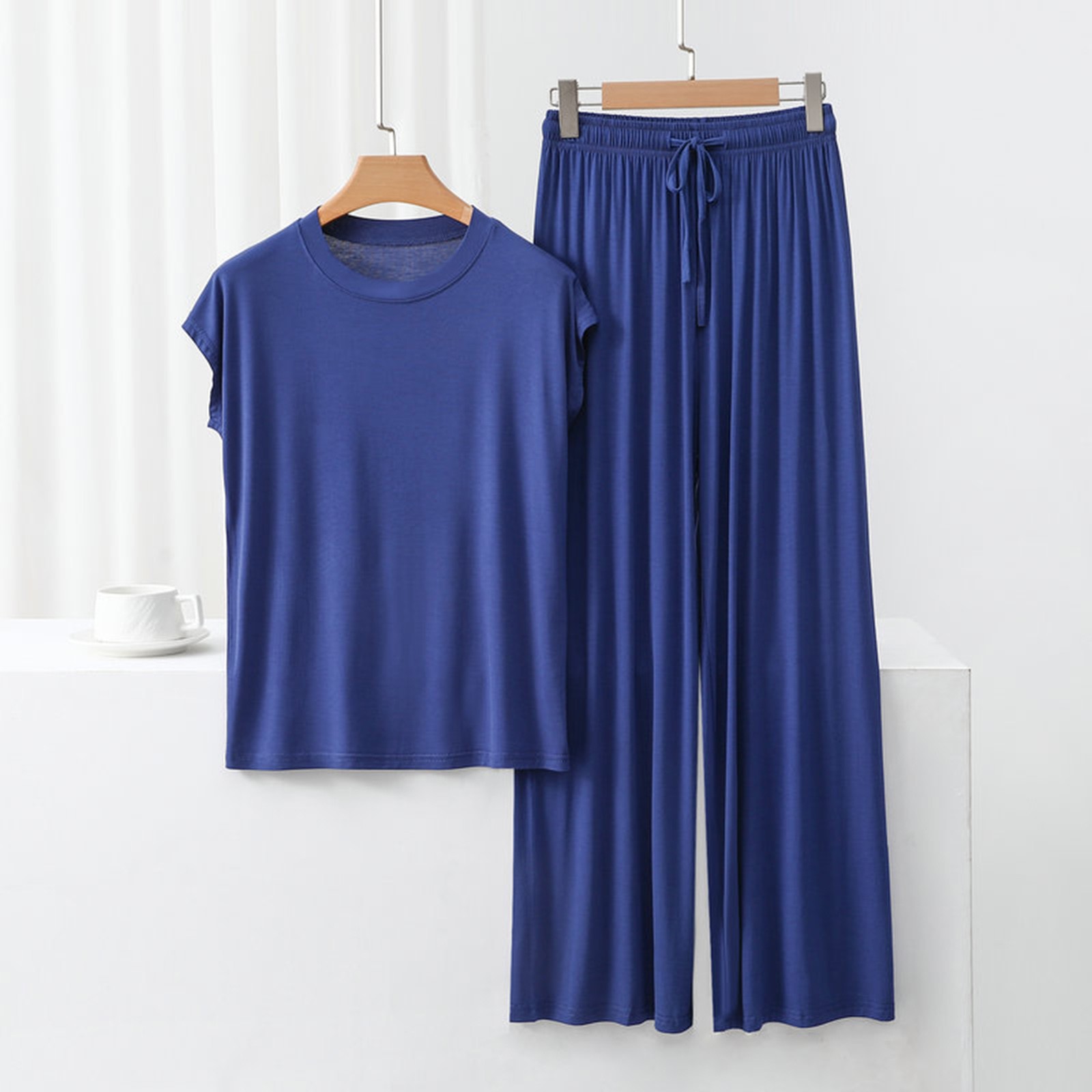 thumbnail image 2 of Conjunto de pijama holgado para mujer: camiseta de manga corta y pantalones con cordón, poliéster y spandex, para todas las estaciones, tallas M-XXL., 2 of 7